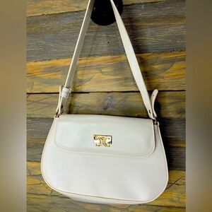 BAG047.9 Cluchi Cream Shoulder Bag with crossbody strap
